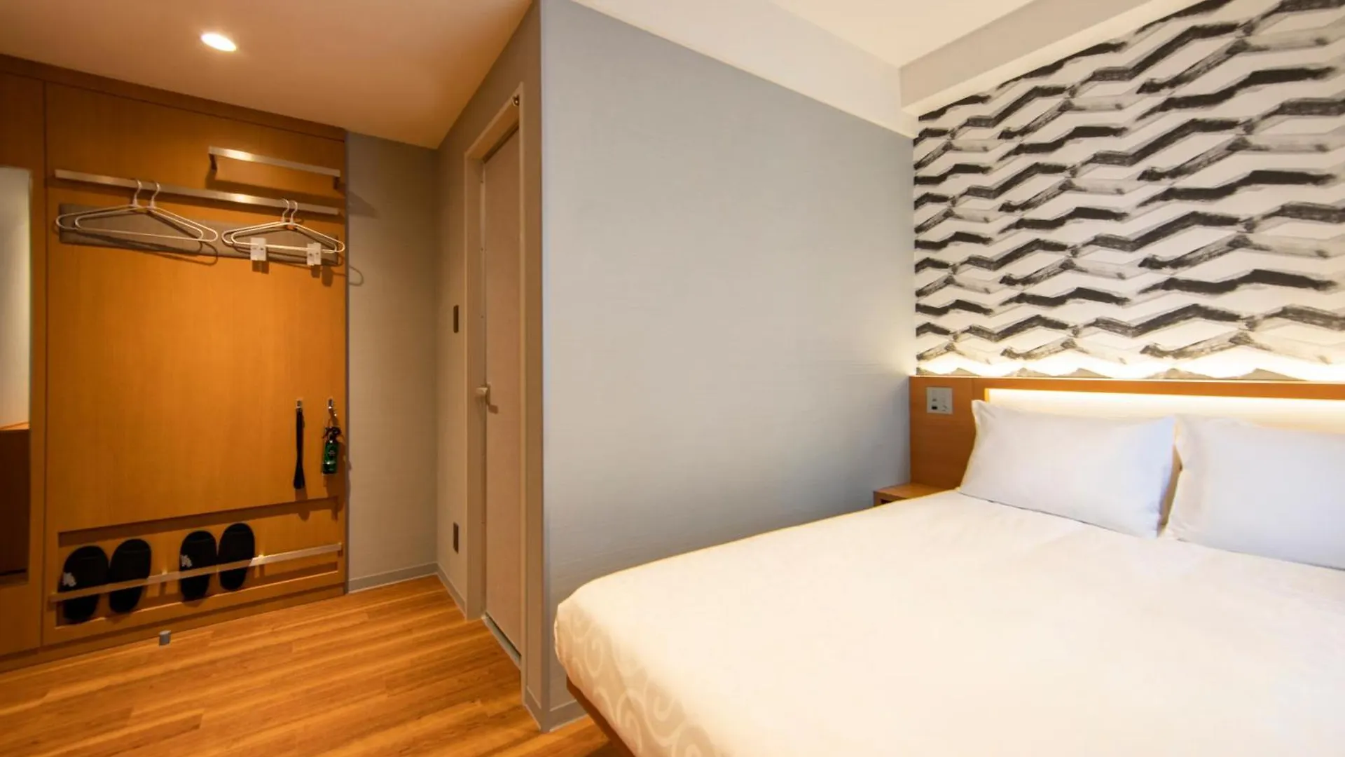 Karaksa Hotel Grande Shin-Osaka Tower 4*, Ōsaka Japan